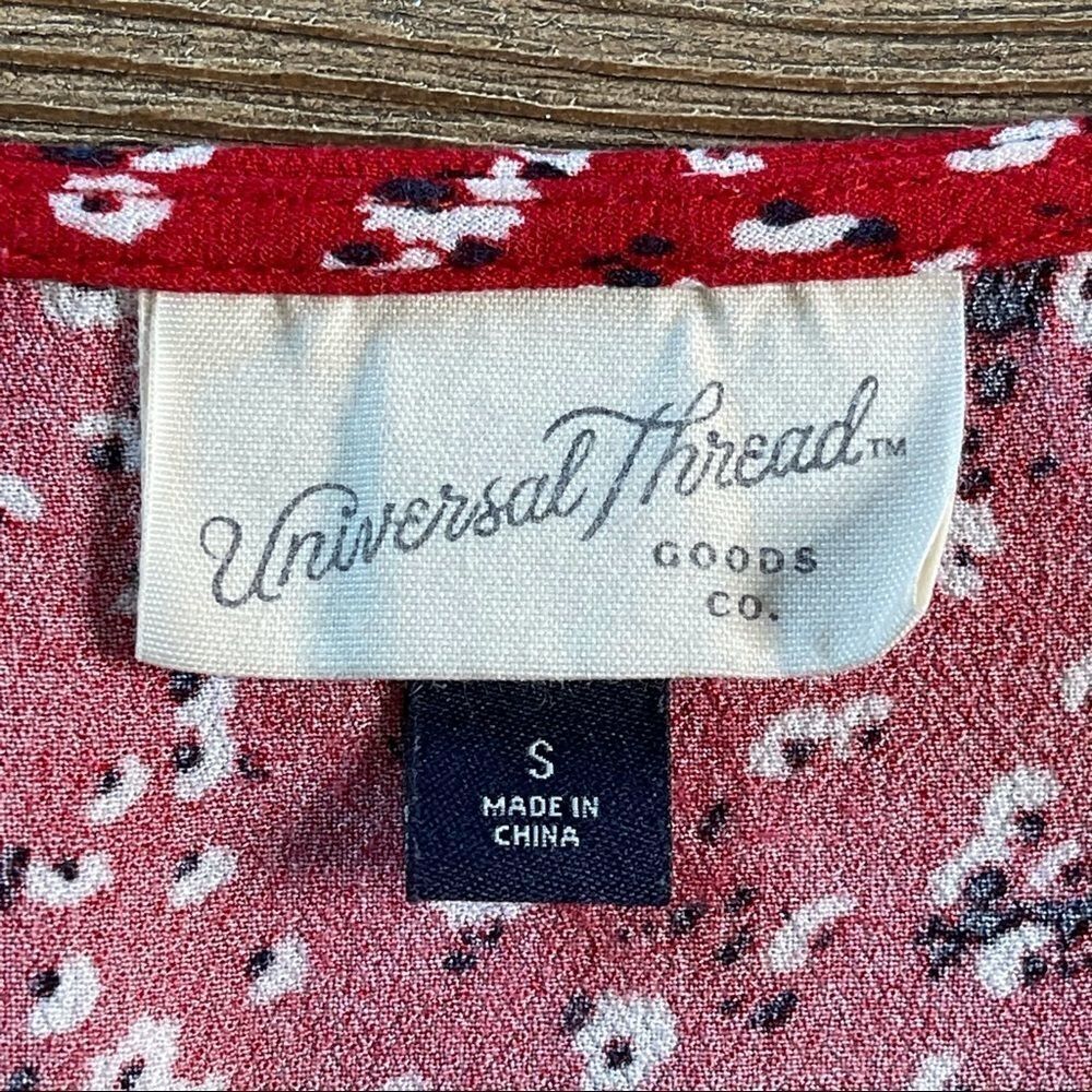 Universal Thread Red Floral Print V Neck Wrap Dress size Small - Picture 3 of 15